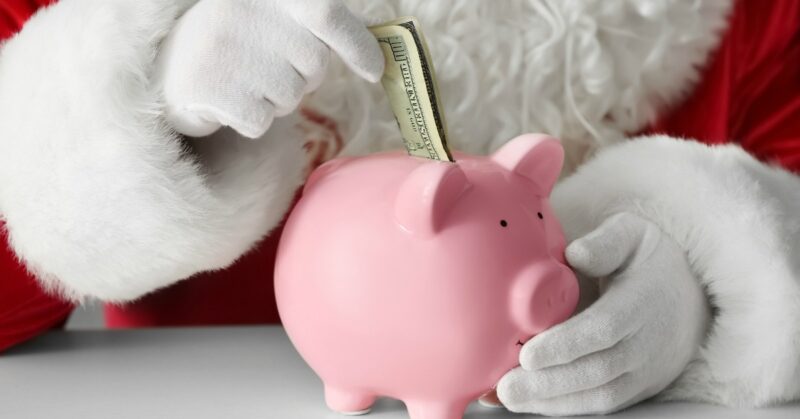 45 Easy Ways to Save Tons of Money on Holiday Gifts