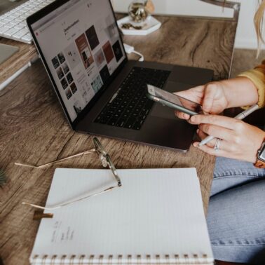virtual assistant working