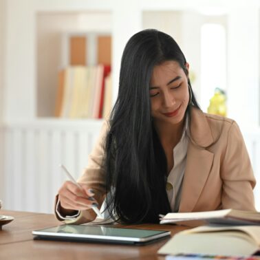 girl-proofreading